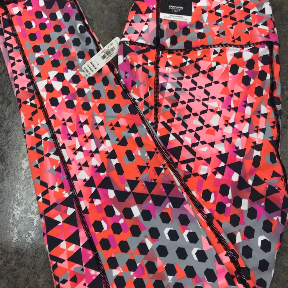 VS Sport full length leggings.